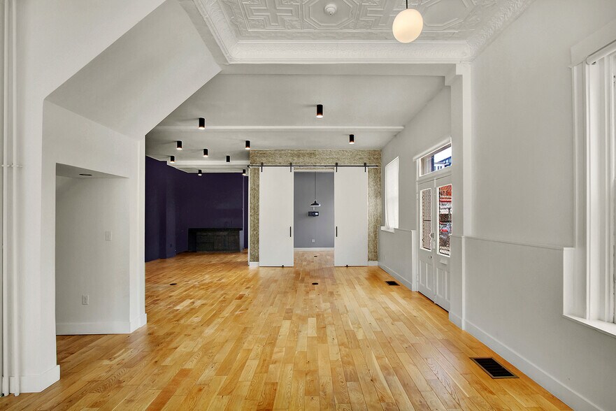 More Photos Of 20 E 5th St, Covington Storefront Retail Residential For Lease