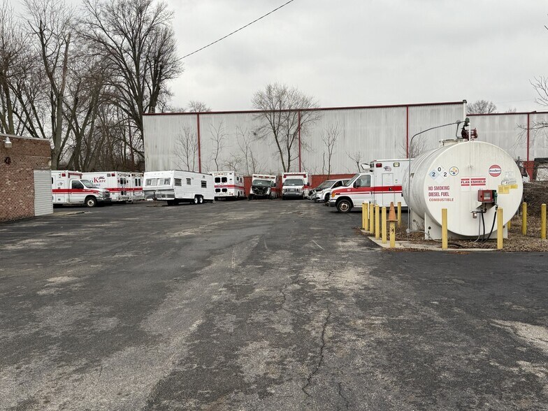 More Photos Of 3875-3883 E Livingston Ave, Columbus Warehouse For Lease