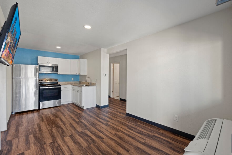 More Photos Of 2425 Atrium Way, Nashville Apartments For Sale