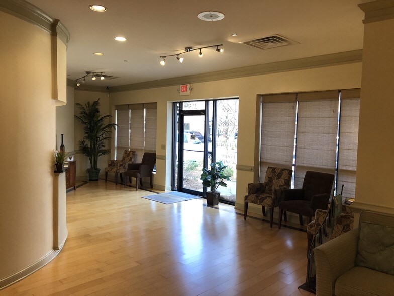 More Photos Of 1880 W Oak Pky, Marietta Loft Creative Space For Lease