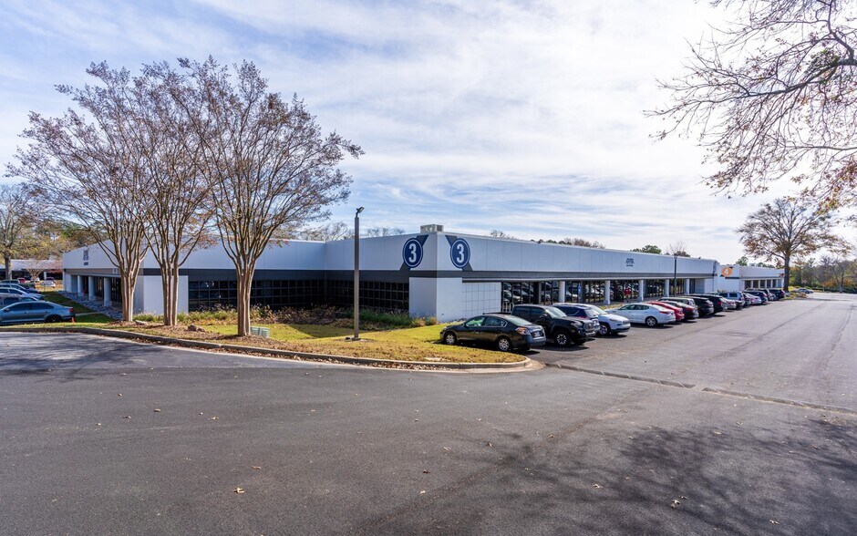 More Photos Of 1000 Holcomb Woods Pky, Roswell Unknown For Lease