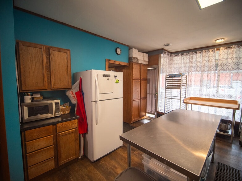 More Photos Of 2 E Main St, New Hampton General Retail For Sale