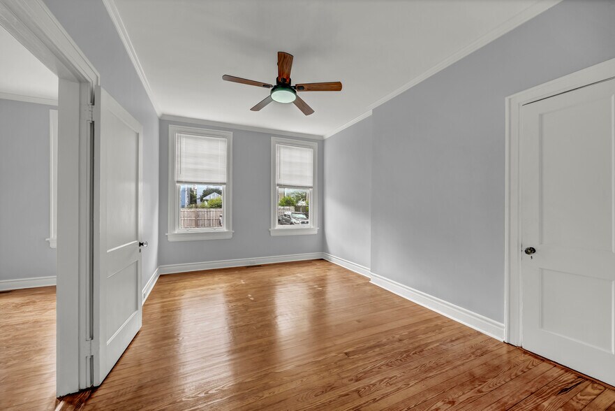 More Photos Of 8 S 7th St, Wilmington Office For Sale