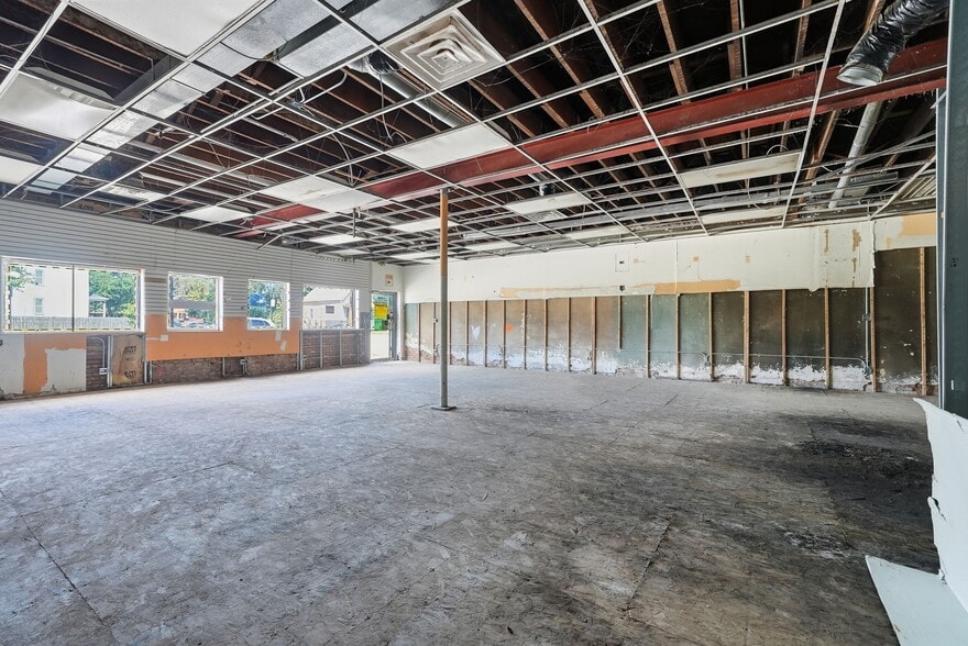 More Photos Of 7100 Morgan St, Chicago Storefront For Sale
