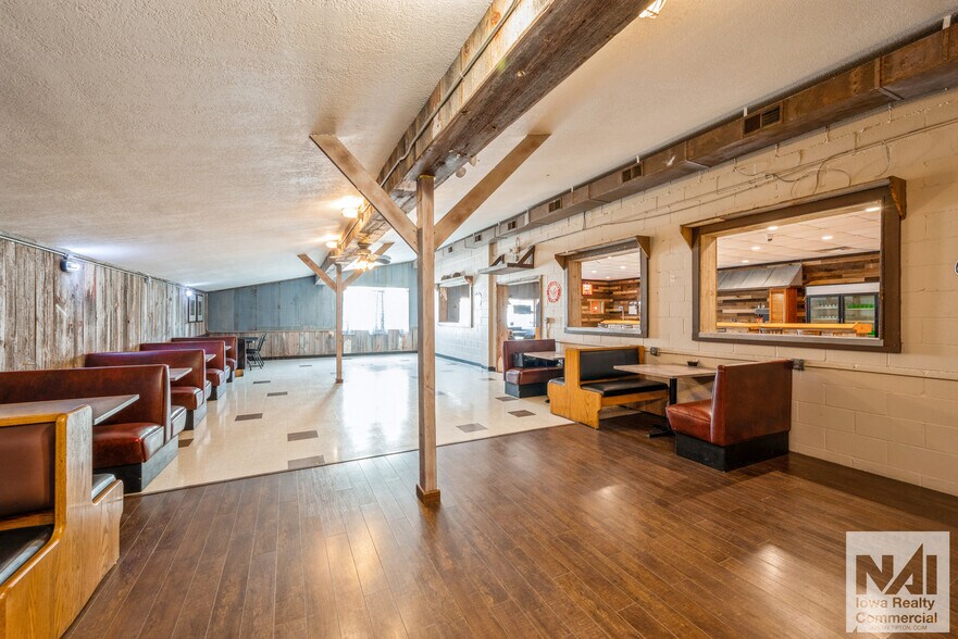 More Photos Of 115 E Main St, Coggon General Retail For Sale