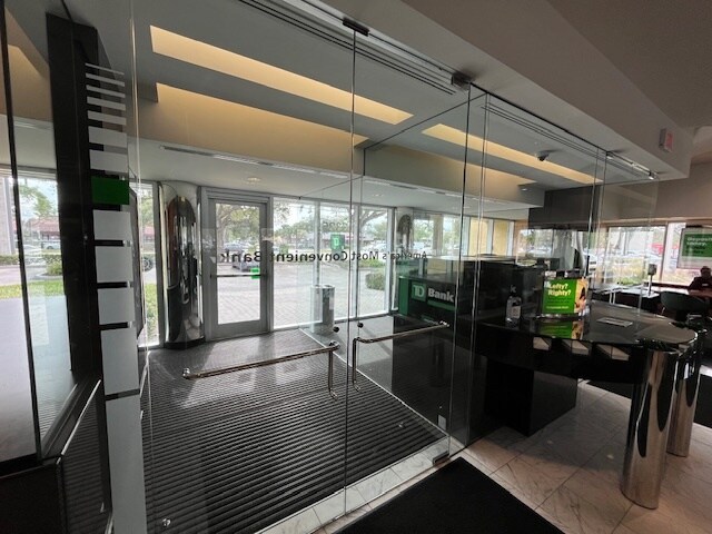 More Photos Of 3325 W Hillsboro Blvd, Deerfield Beach Bank For Lease