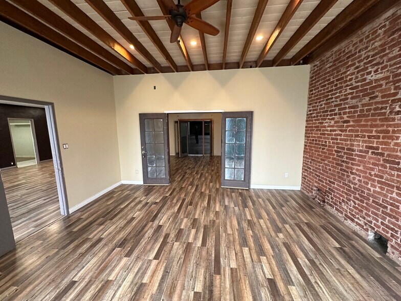 More Photos Of 1827 Hope St, Los Angeles Warehouse For Lease