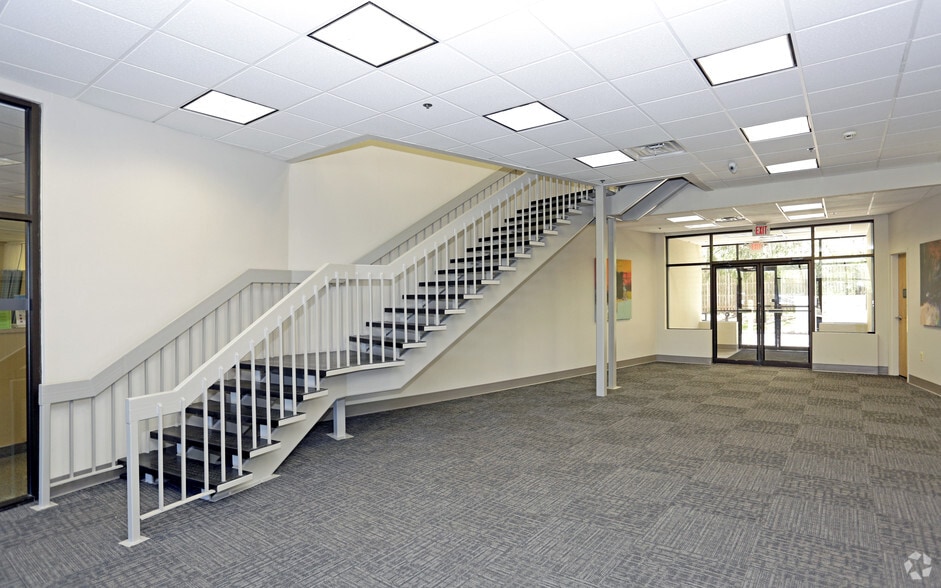 More Photos Of 450 Amwell Rd, Hillsborough Storefront Retail Office For Lease