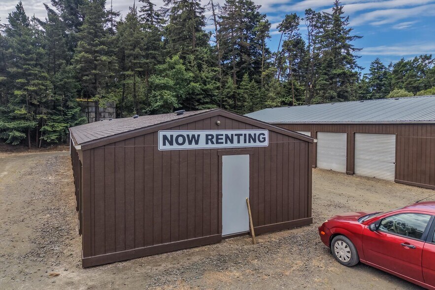 More Photos Of 93697 Storage Dr, North Bend Specialty For Sale