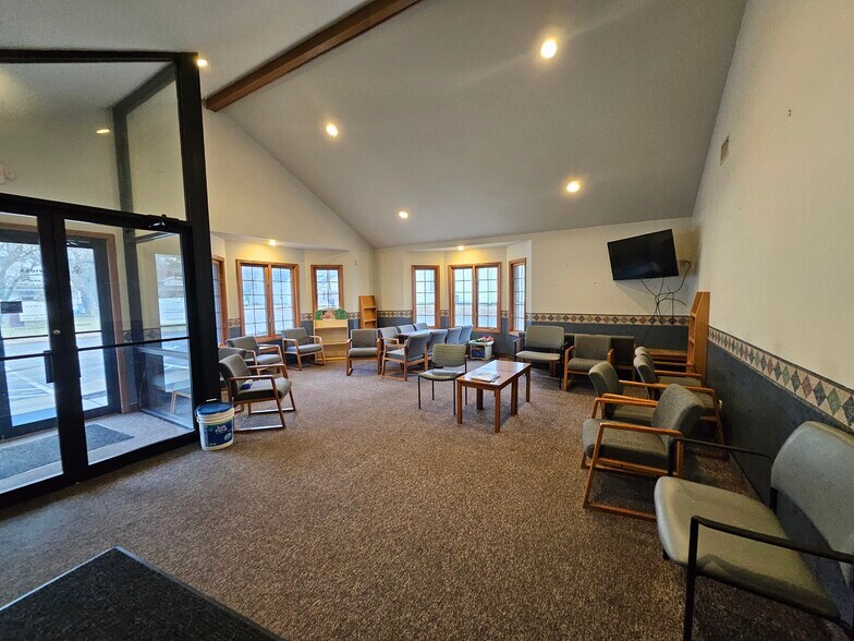 More Photos Of 13330 Darmstadt Rd, Evansville Office For Sale