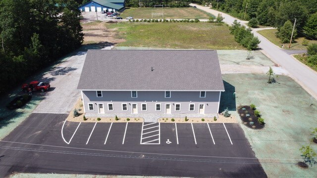 More Photos Of 2 Oxbow Pond Rd, Canterbury Warehouse For Lease