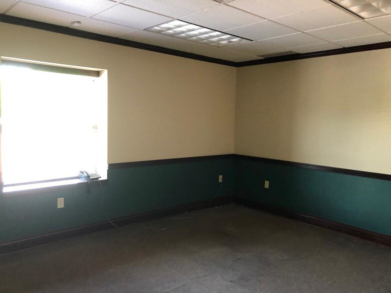 More Photos Of 1100 Summit Dr, Greensburg Office For Sale