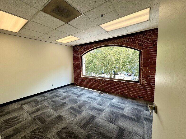 More Photos Of 521 SW 11th, Portland Loft Creative Space For Lease