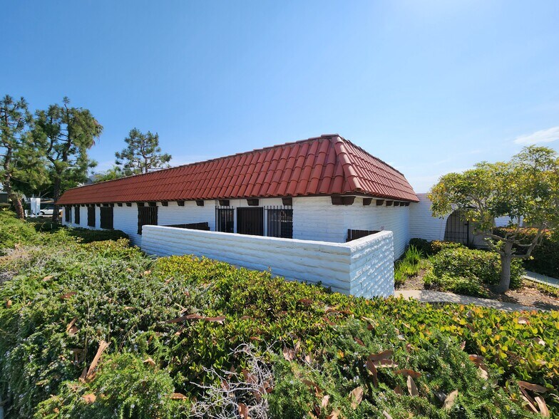Primary Photo Of 3230 Waring Ct, Oceanside Medical For Sale