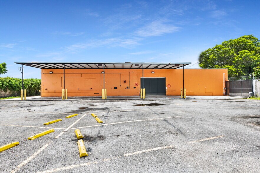 More Photos Of 1636 NE 12th Ter, Fort Lauderdale Manufacturing For Lease