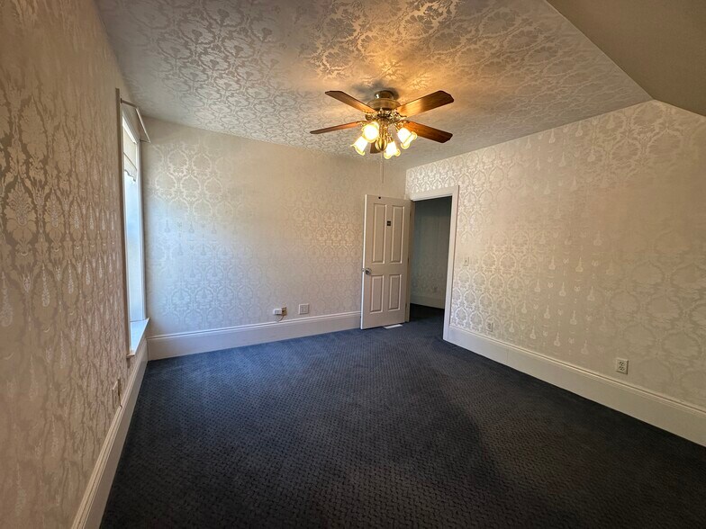 More Photos Of 550 W Musser St, Carson City Office For Lease