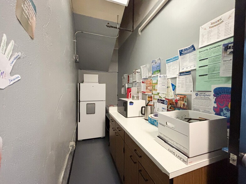 More Photos Of 431 S Jefferson Ave, Springfield Apartments For Lease