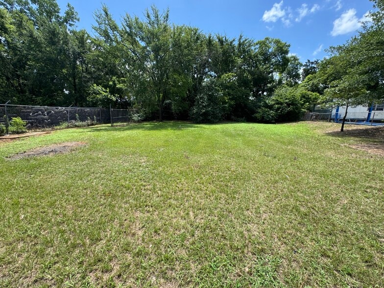 More Photos Of 15083 Highway 155 S, Tyler Warehouse For Sale