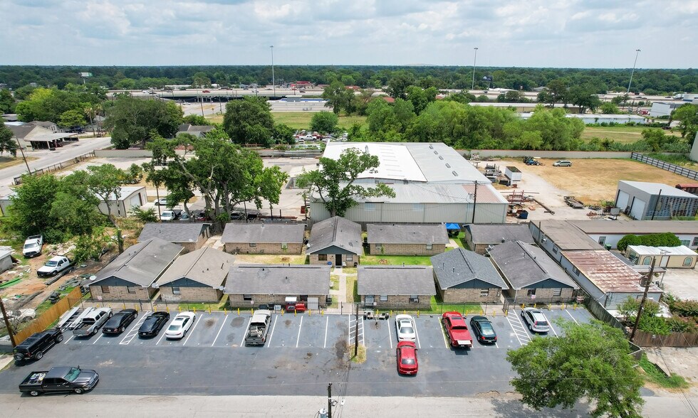 More Photos Of 8814 Manus St, Houston Apartments For Sale