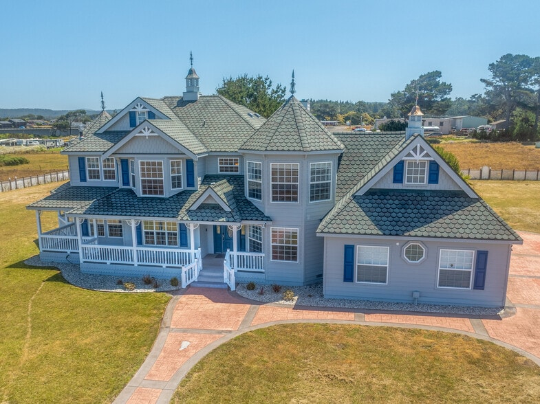 More Photos Of 19351 Del Mar Dr, Fort Bragg Specialty For Sale