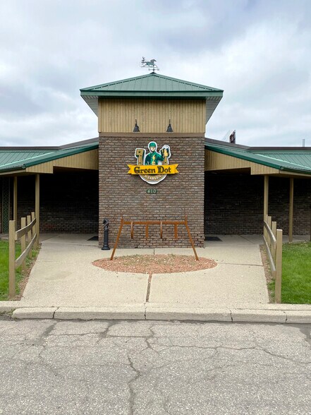 More Photos Of 410 S Clippert St, Lansing Restaurant For Sale