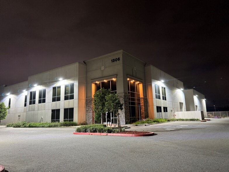 More Photos Of 1306 Palomares St, La Verne Warehouse For Lease