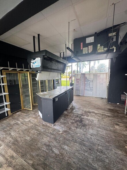 More Photos Of 6014 Kimberly Blvd, North Lauderdale Convenience Store For Sale