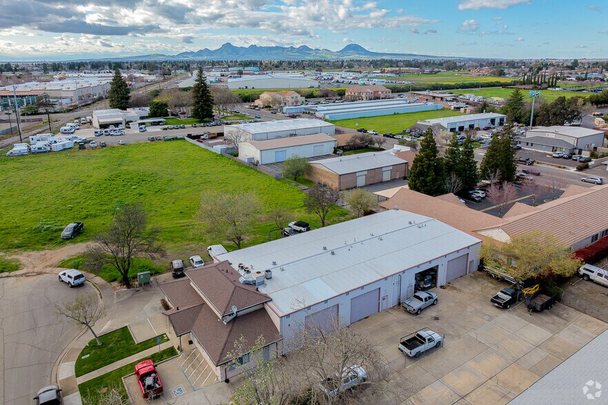 More Photos Of 1633 Starr Dr, Yuba City Service For Lease