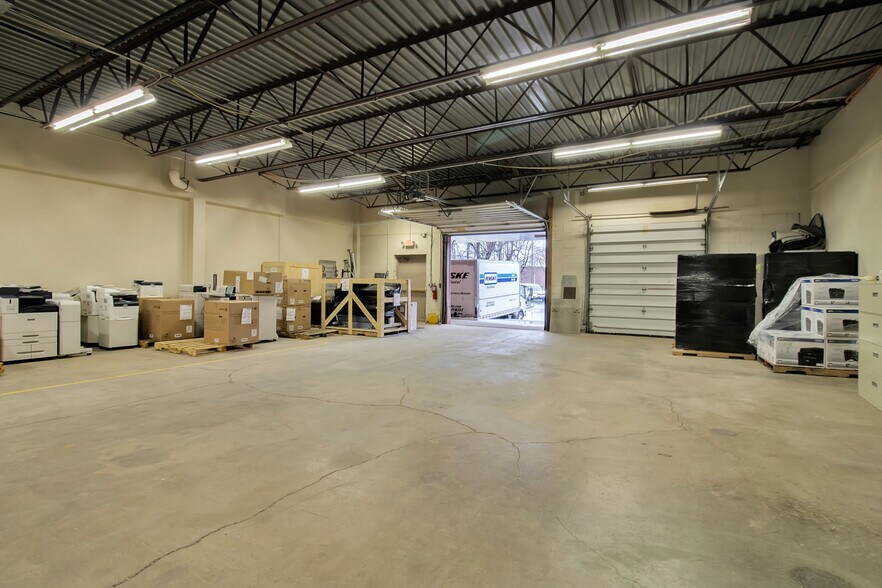 More Photos Of 75 Earhart Dr, Amherst Unknown For Lease