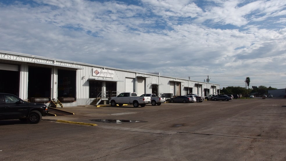 More Photos Of 405 N T St, Harlingen Unknown For Lease