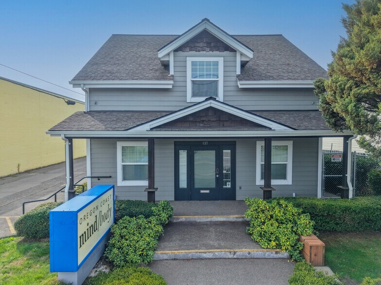 More Photos Of 137 Hall Ave, Coos Bay Office For Sale