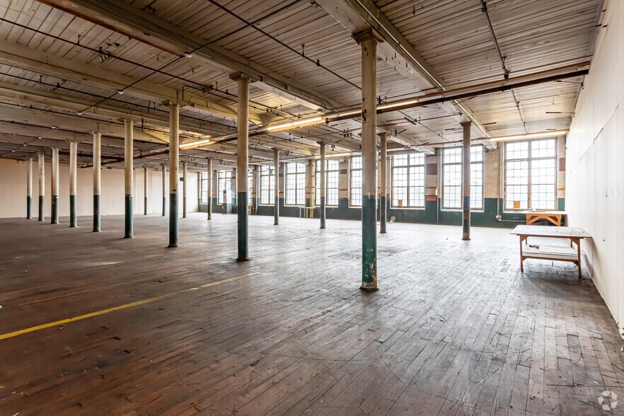 More Photos Of 165 Front St, Chicopee Office For Lease