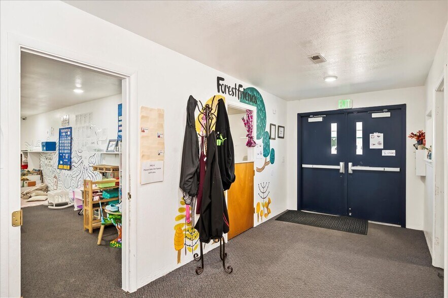 More Photos Of 522 N 9th Ave, Caldwell Daycare Center For Sale