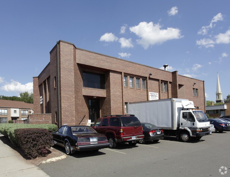 More Photos Of 310 Main St, East Haven Office Residential For Lease