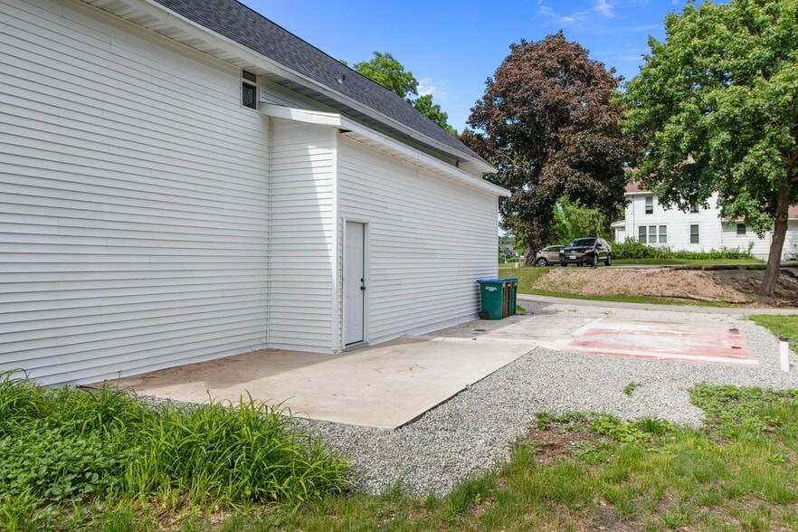 More Photos Of 1903 E Apple Creek Rd, Appleton Apartments For Sale
