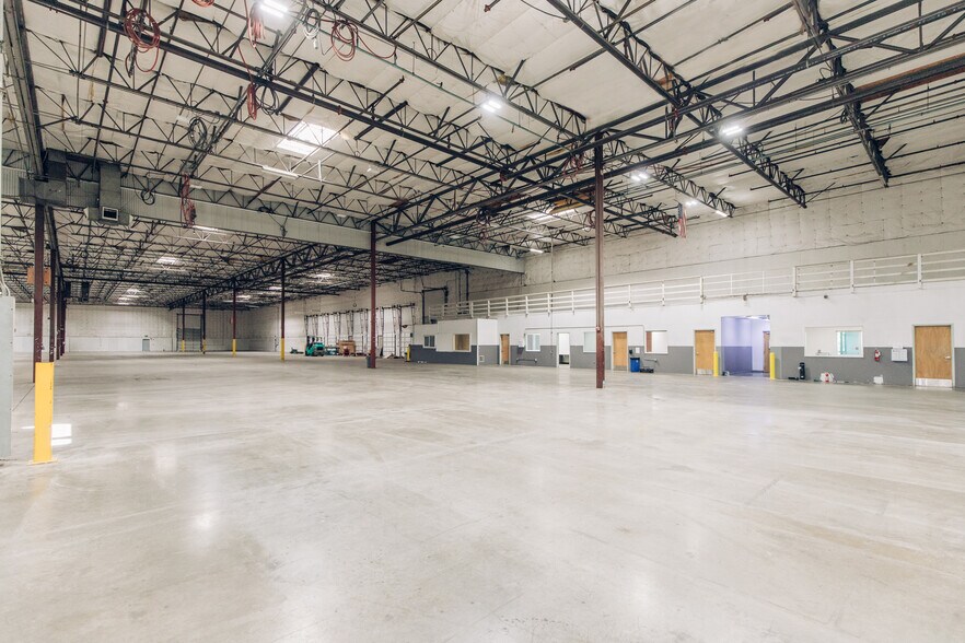 More Photos Of 10235-10255 SW Spokane Ct, Tualatin Manufacturing For Lease