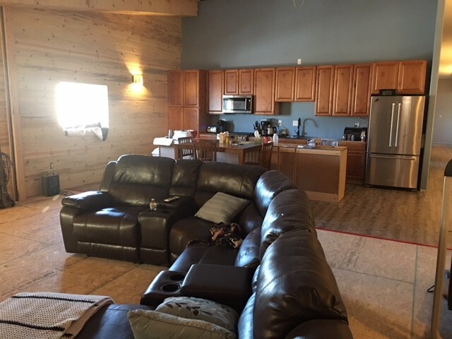 More Photos Of 104 Terrace Ln, Craig Service For Lease