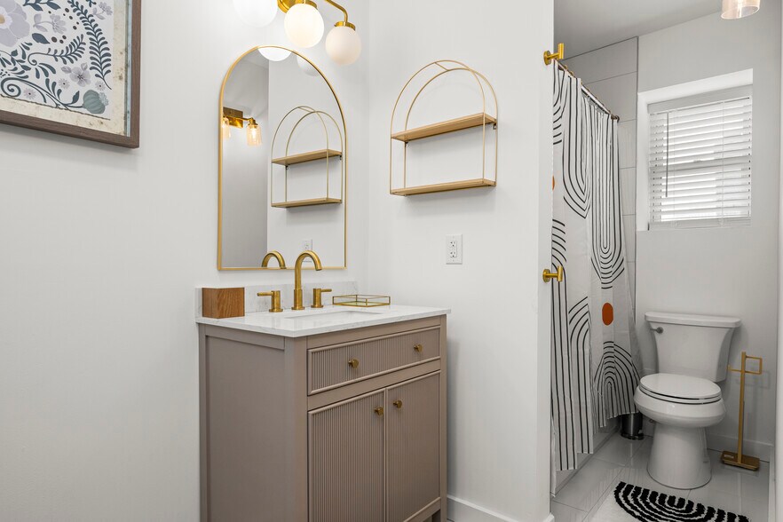 More Photos Of 9-13 Broadway St, Asheville Storefront Retail Office For Sale