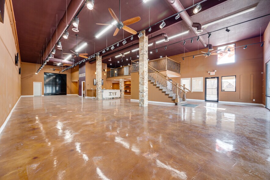 More Photos Of 7716 Davis Blvd, North Richland Hills Storefront For Lease