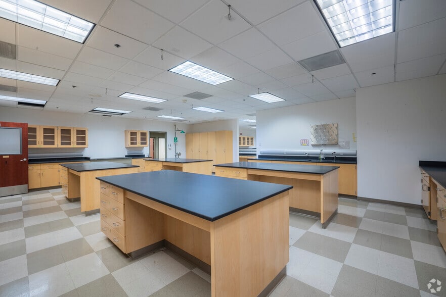 More Photos Of 355 N Wiget Ln, Walnut Creek Office For Sale