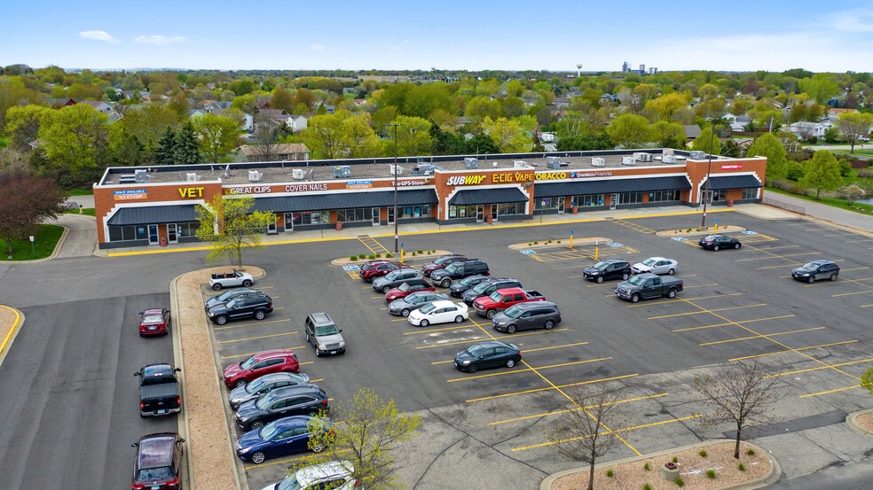 More Photos Of 1198 Vierling Dr E, Shakopee Unknown For Lease