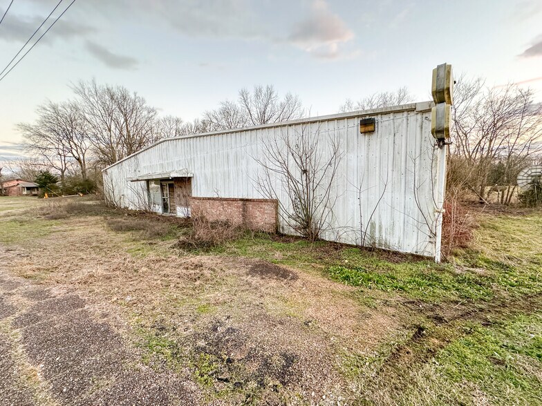 More Photos Of 341 W Artesia Rd, Artesia Office For Sale