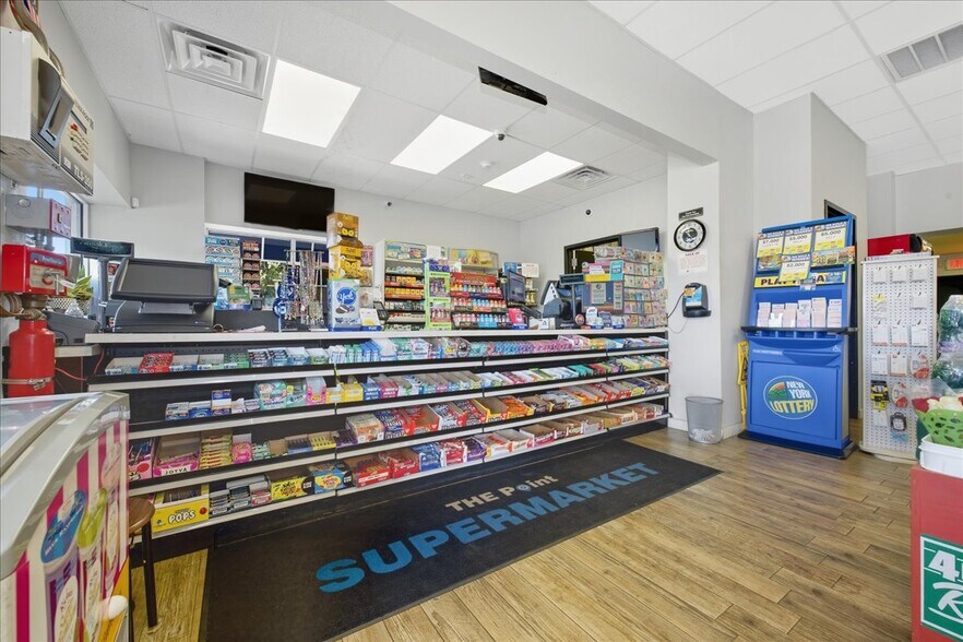 More Photos Of 12 Lido Blvd, Point Lookout Service Station For Sale