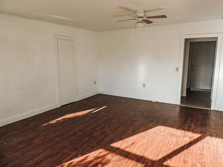 More Photos Of 1329 Todd Rd Ext, Lakeport Flex For Sale