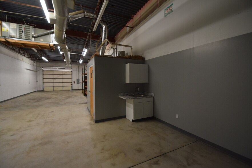 More Photos Of 6120 Brookshire Blvd, Charlotte Light Distribution For Lease