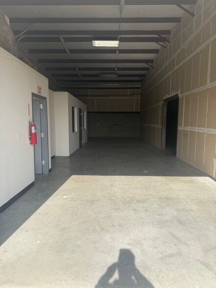 More Photos Of 17981 Ideal Pkwy, Manteca Flex For Lease