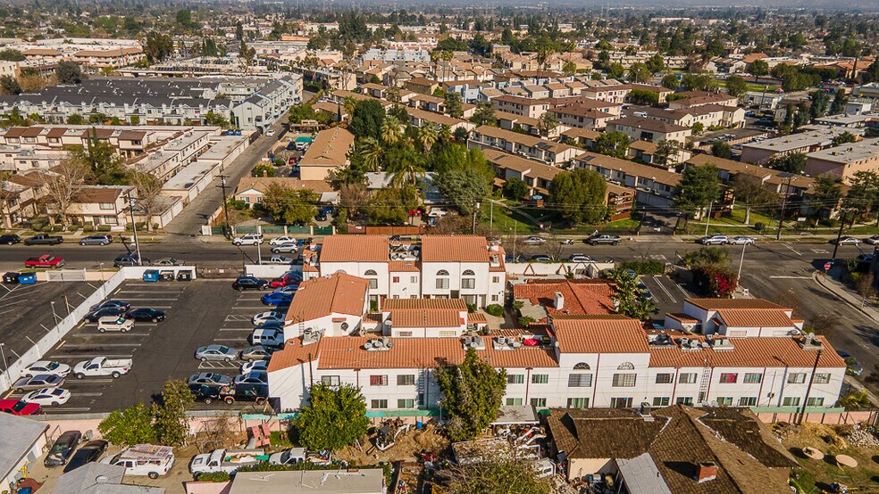 More Photos Of 9261 Wakefield Ave, Panorama City Apartments For Sale