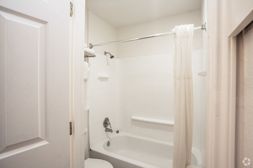 More Photos Of 6301 Interstate 37, Corpus Christi Hospitality For Sale