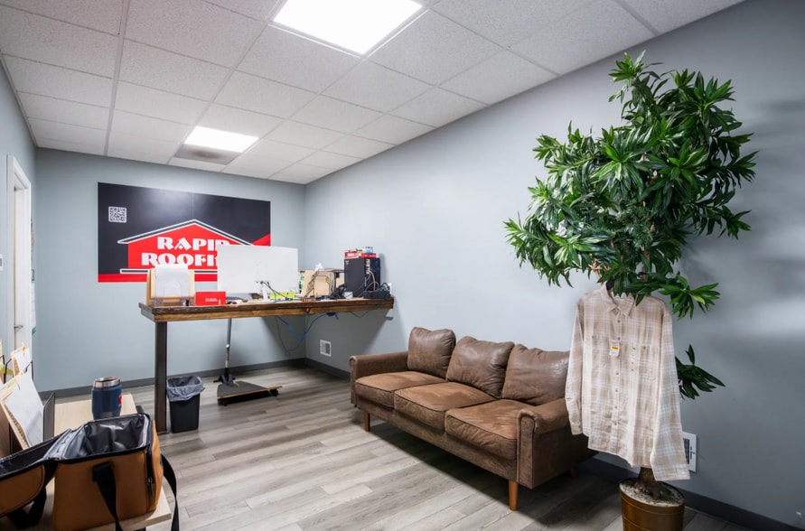 More Photos Of 2727 E Michigan Ave, Ypsilanti Warehouse For Sale