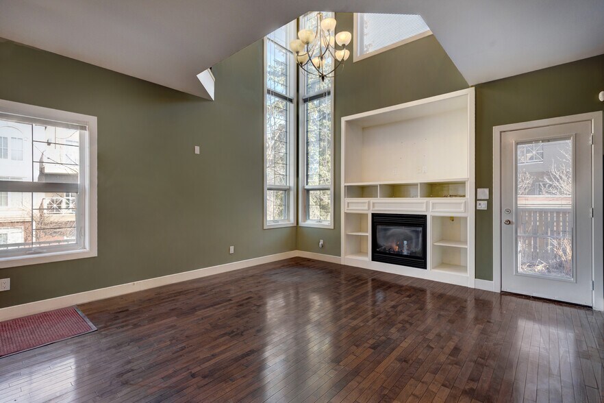 More Photos Of 1812 14A St SW, Calgary Office Residential For Sale